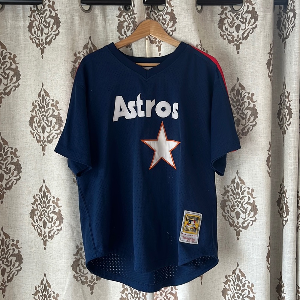 Craig Biggio jersey. Great condition/ like new, just cant wear around Philly now